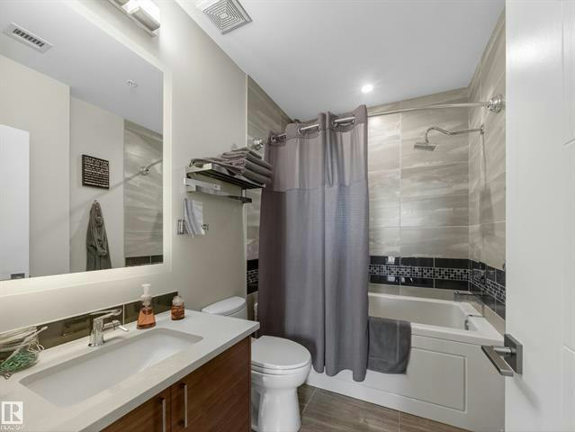 11710 87 Avenue Northwest, Edmonton, AB, T6G 0Y3 - 26