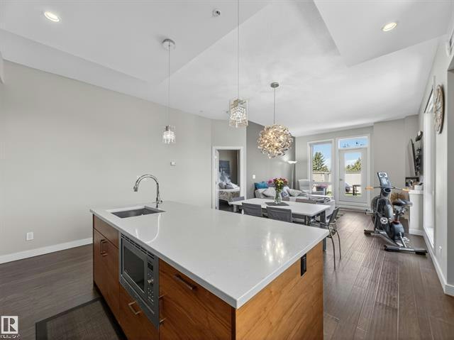 11710 87 Avenue Northwest, Edmonton, AB, T6G 0Y3 - 27