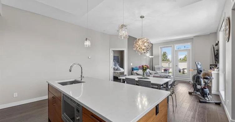 11710 87 Avenue Northwest, Edmonton, AB, T6G 0Y3 - 27