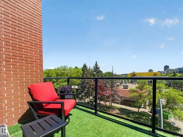 11710 87 Avenue Northwest, Edmonton, AB, T6G 0Y3 - 28
