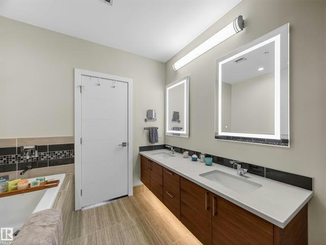 11710 87 Avenue Northwest, Edmonton, AB, T6G 0Y3 - 29