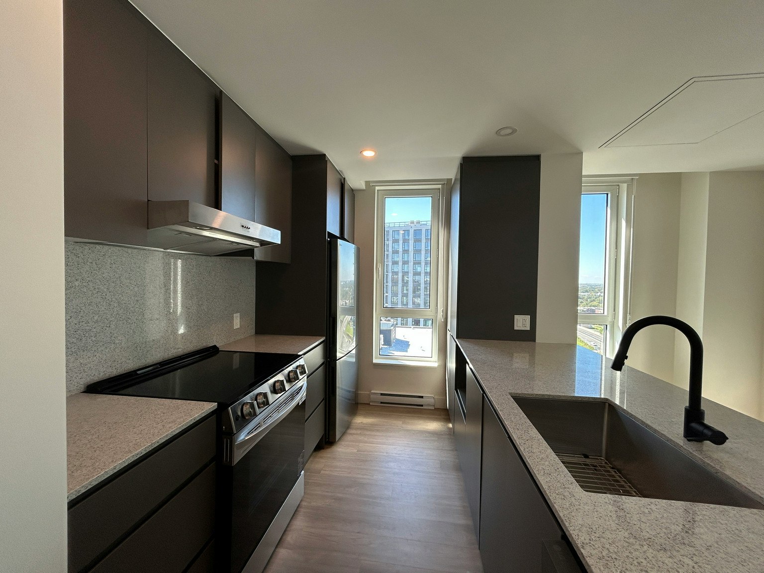 1900 Yvette Brillon Rue, Montréal, QC, H4N 0E7 - 3