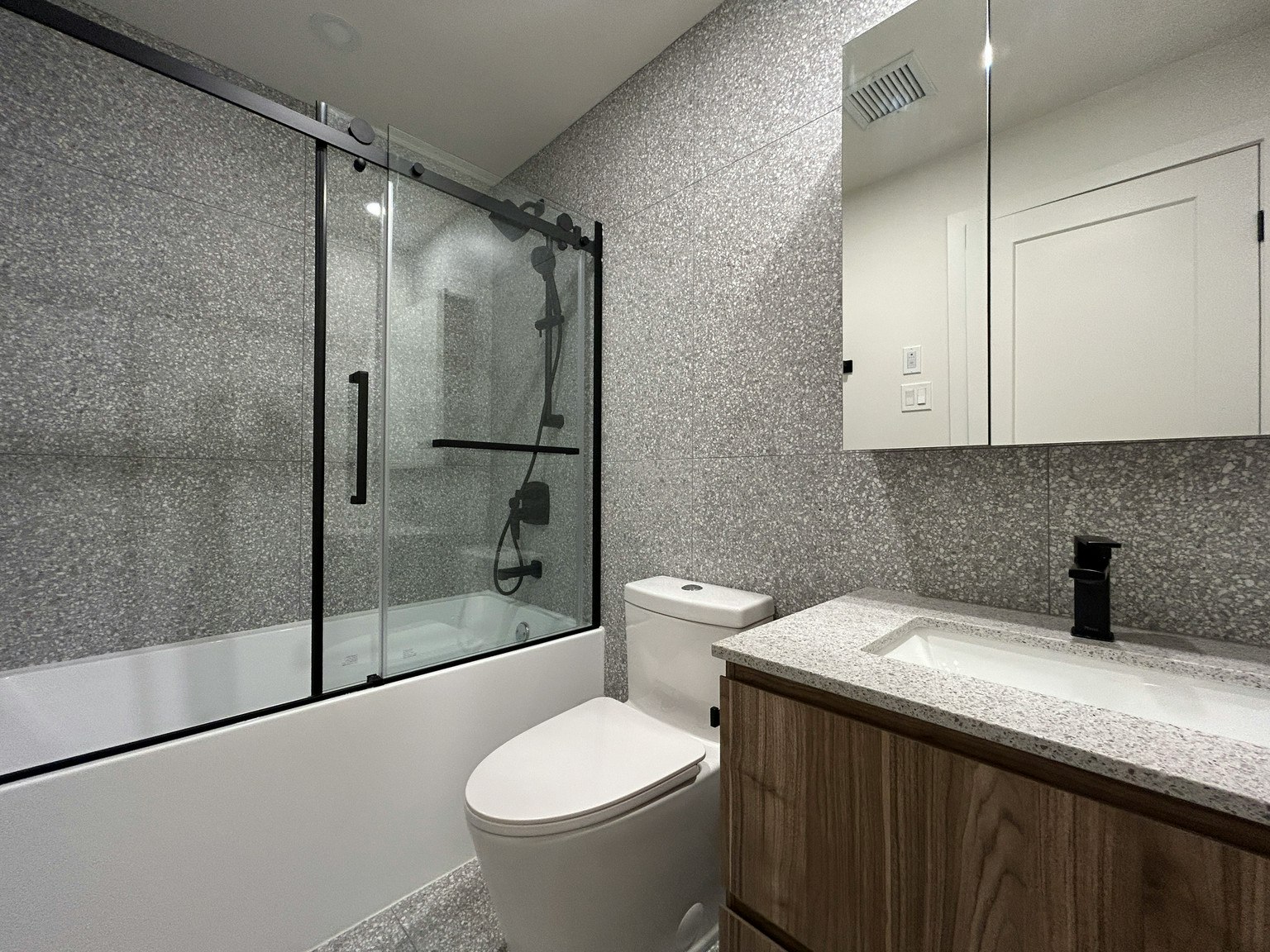 1900 Yvette Brillon Rue, Montréal, QC, H4N 0E7 - 4