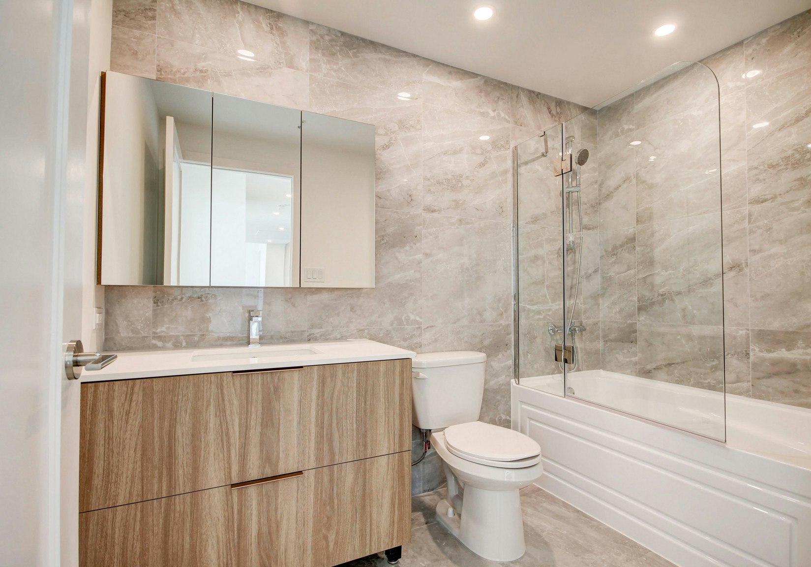 2000 Sauvé Rue Ouest, Montréal, QC, H4N 0E5 - 6