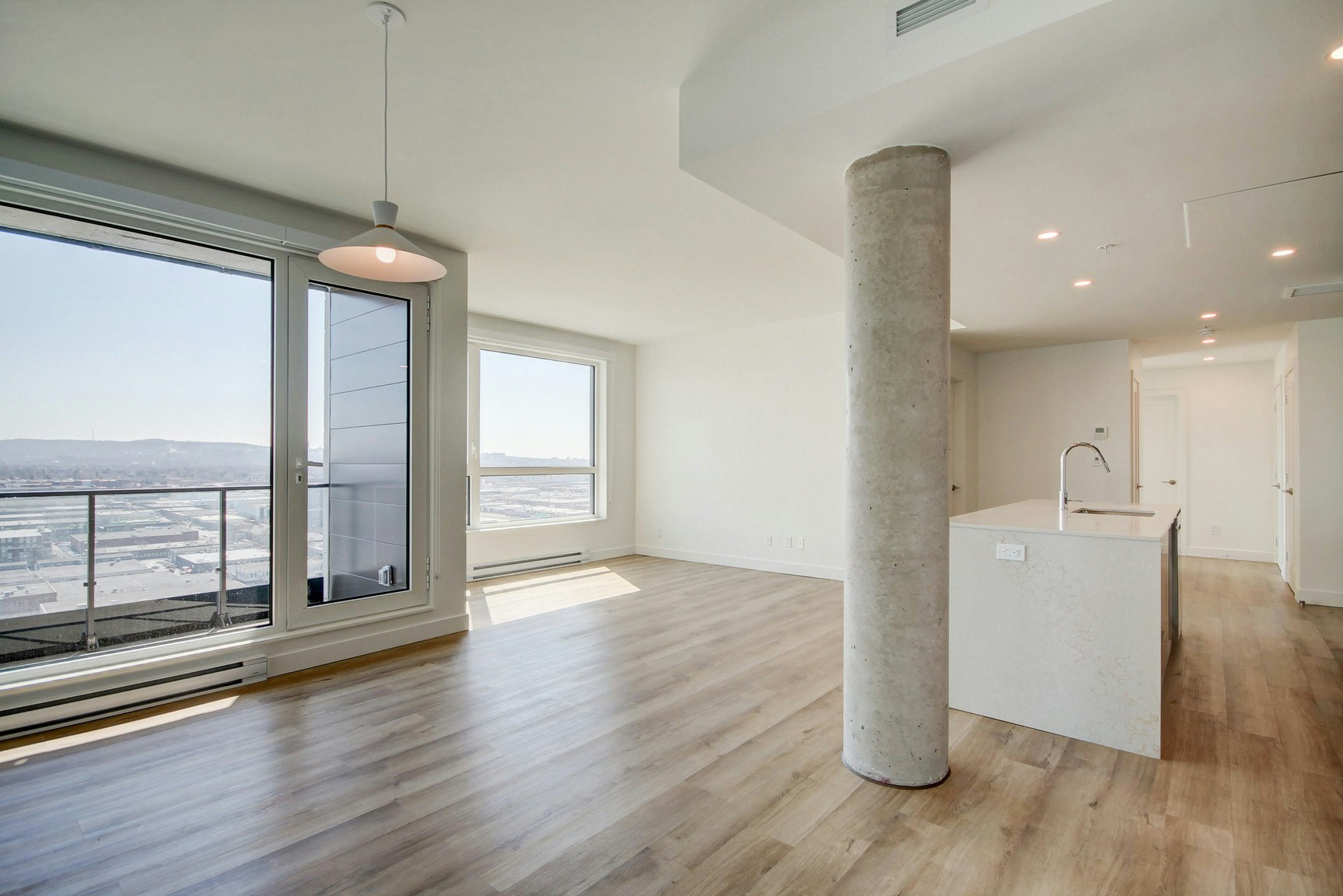 2000 Sauvé Rue Ouest, Montréal, QC, H4N 0E5 - 4