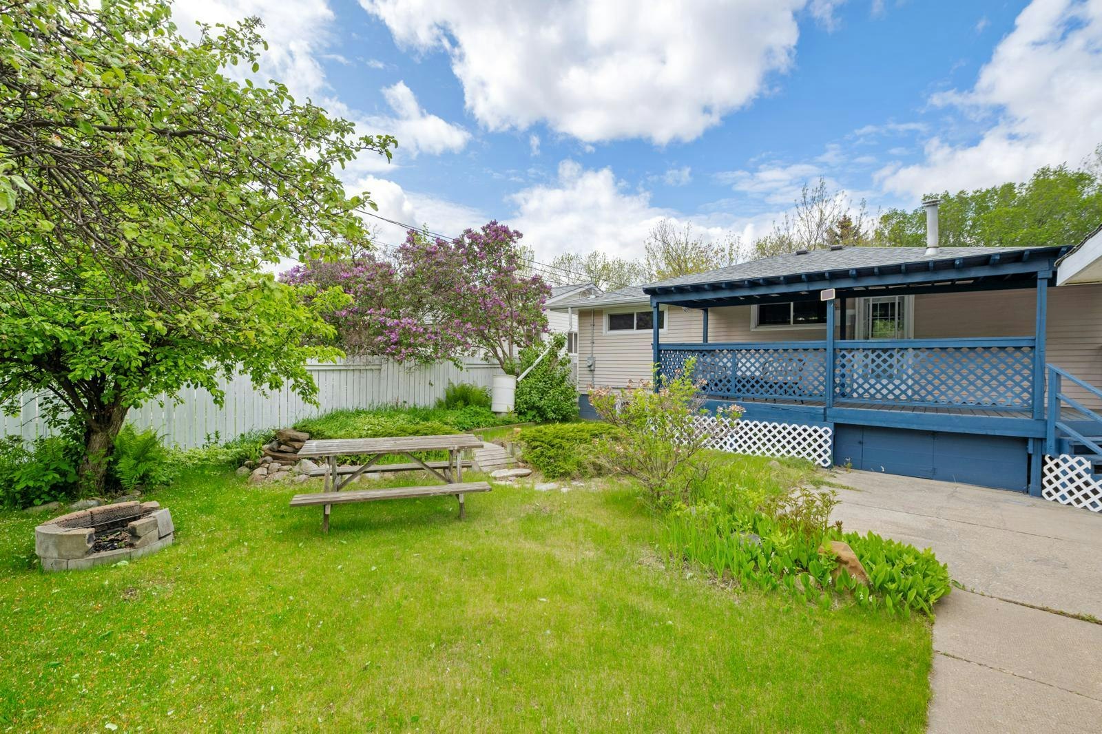 4001 113 Avenue Northwest, Edmonton, AB, T5W 0R2 - 4