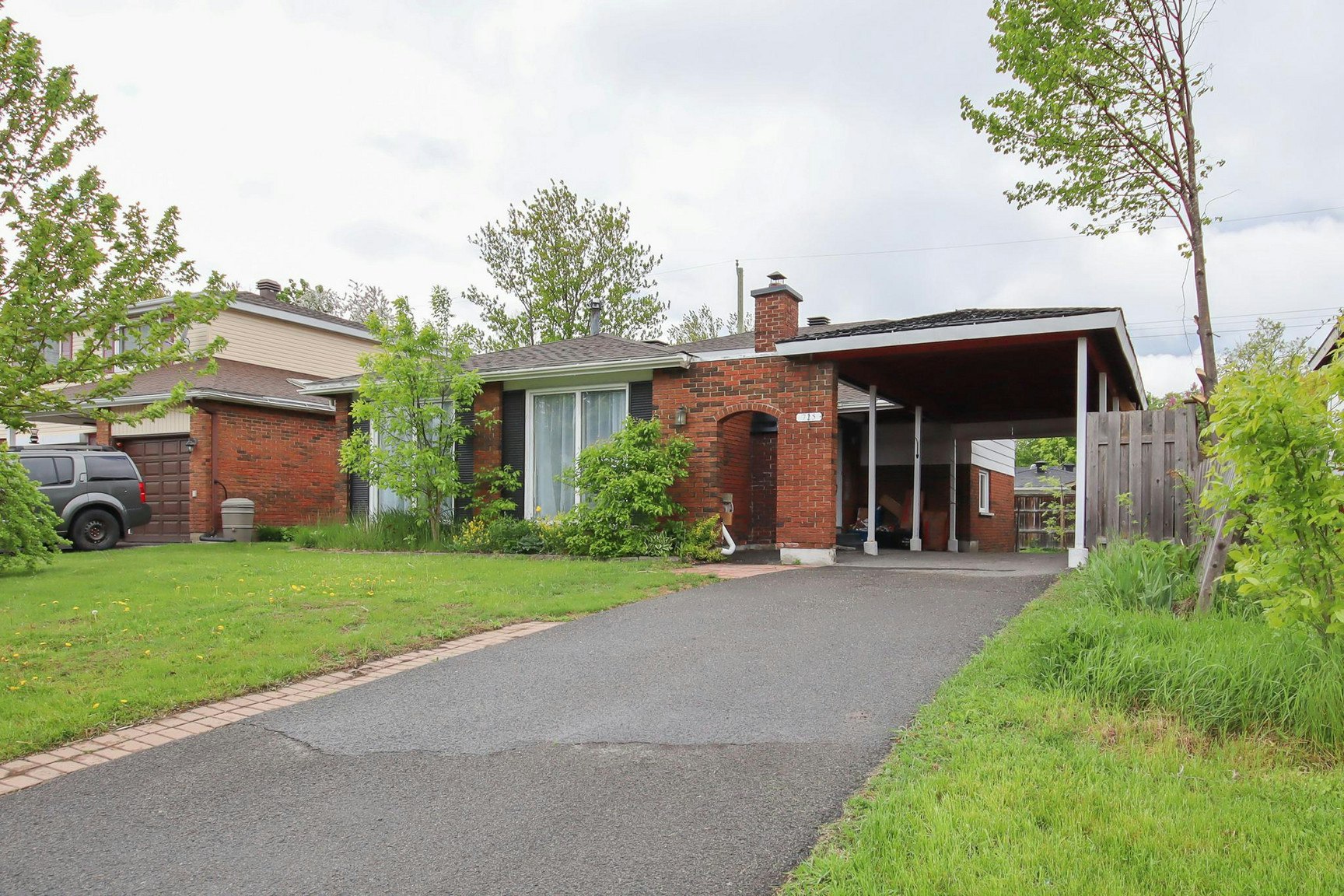 2-725 Southmore Drive W, Ottawa, ON, K1V 7A2
