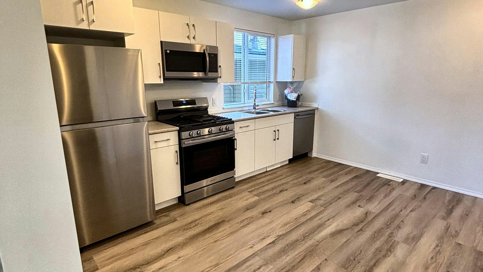 Main-11827 47 Street Northwest, Edmonton, AB, T5W 2W7 - 2