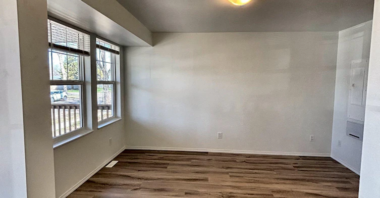 Main-11827 47 Street Northwest, Edmonton, AB, T5W 2W7 - 4