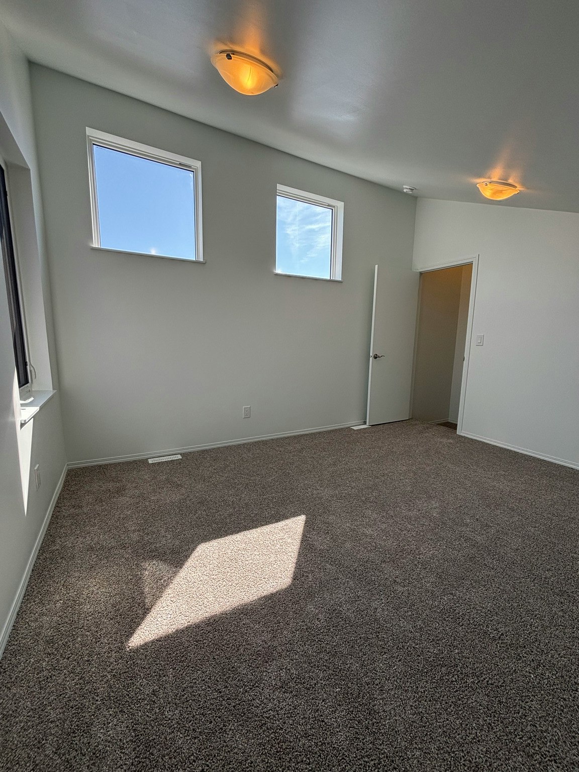 Main-11827 47 Street Northwest, Edmonton, AB, T5W 2W7 2