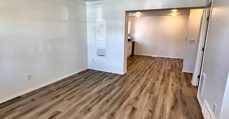 Main-11827 47 Street Northwest, Edmonton, AB, T5W 2W7 - 3