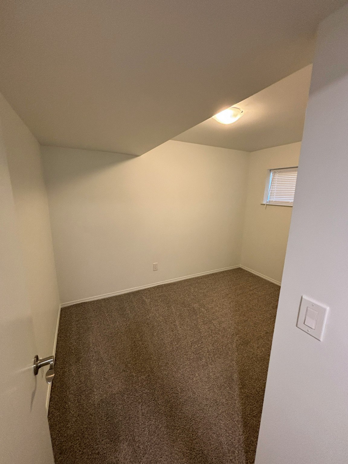 G!-12224 60 Street Northwest, Edmonton, AB, T5W 3Z9 - 3