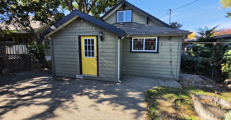 1409 Ethel Street, Kelowna, BC, V1Y 2X5 - 2