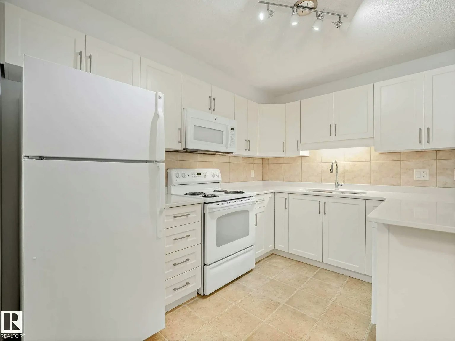 13635 34th Street, Edmonton, AB, T5A 0C4 - 5