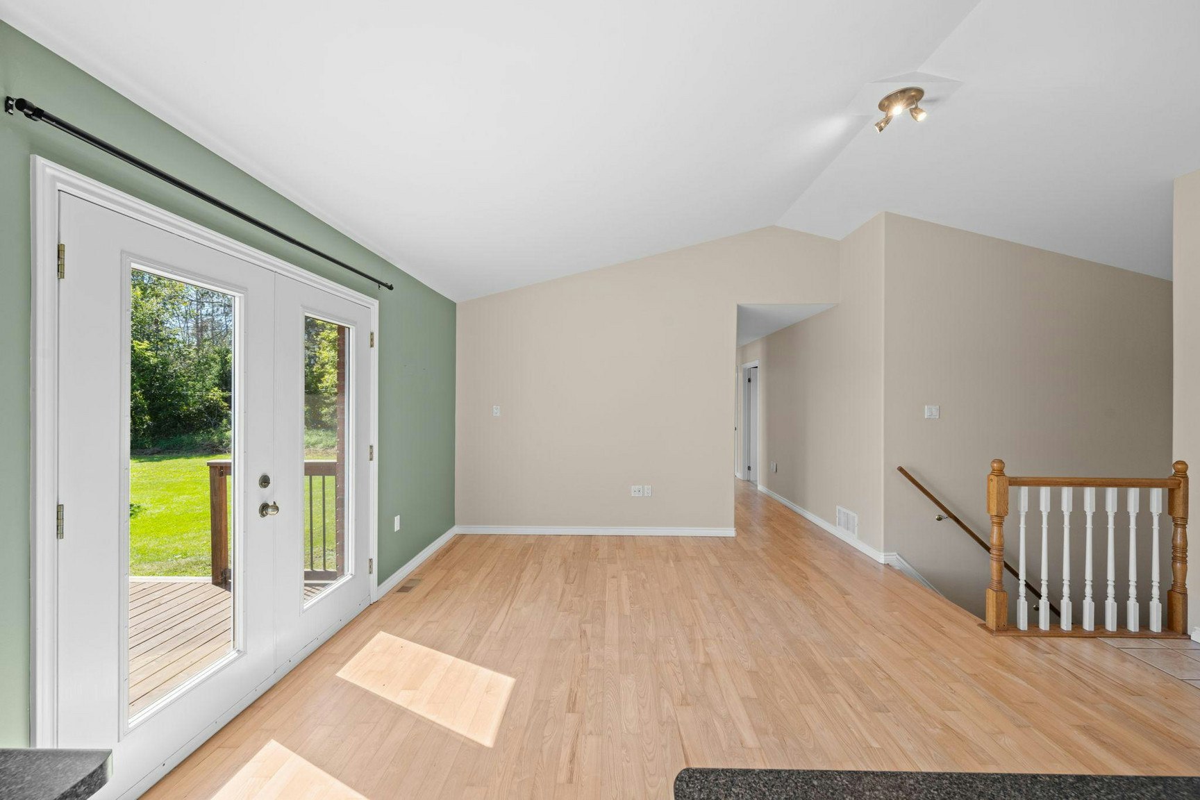 2572 Roger Stevens Drive, Ottawa, ON, K0A 2T0 - 17