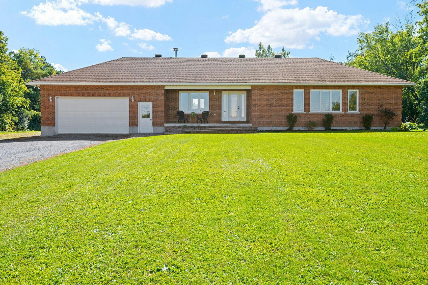 2572 Roger Stevens Drive, Ottawa, ON, K0A 2T0 - 2
