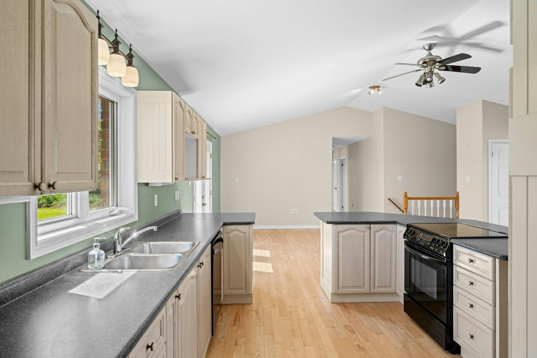 2572 Roger Stevens Drive, Ottawa, ON, K0A 2T0 - 10