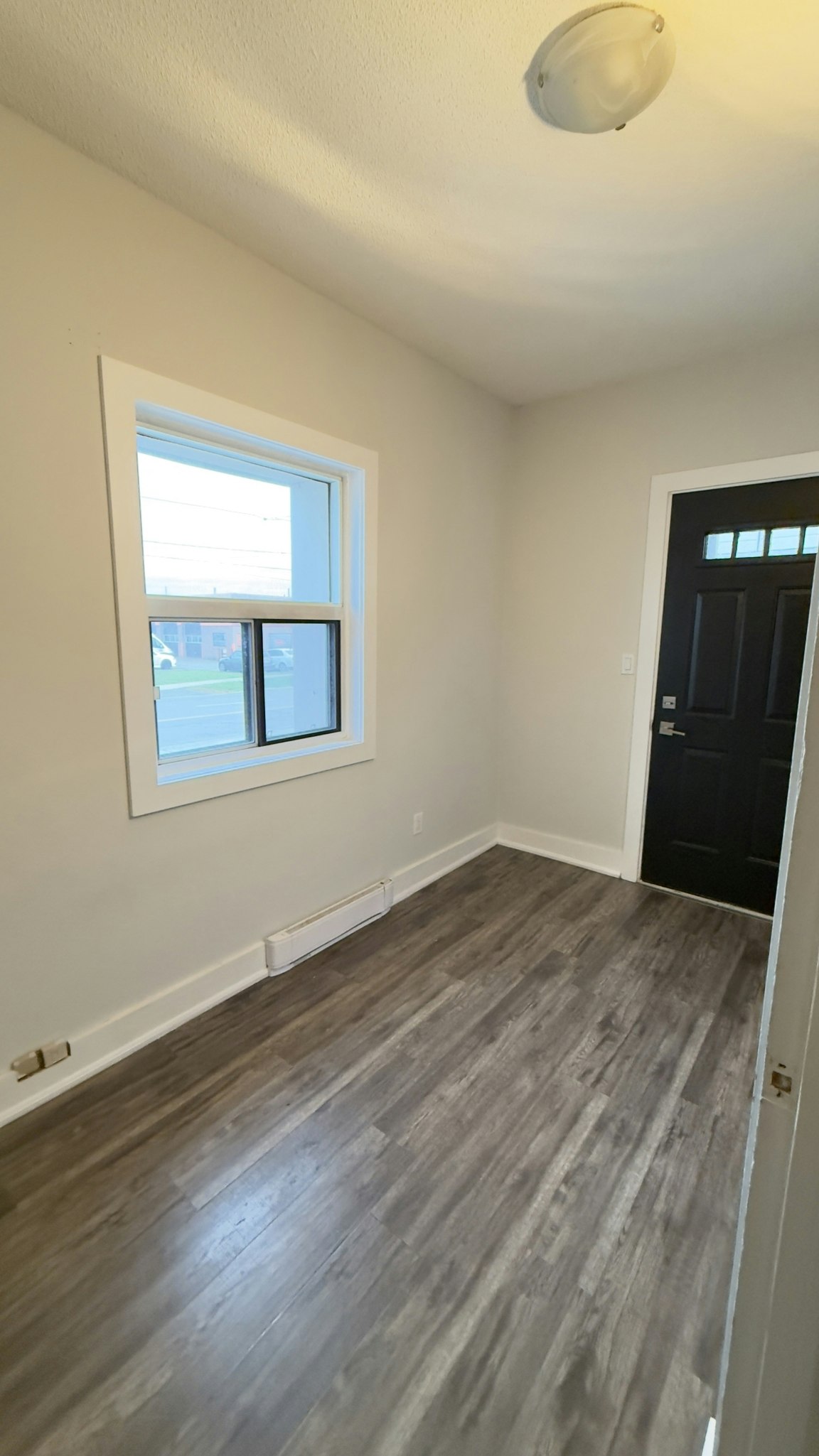 292 Welland Avenue, St. Catharines, ON, L2R 2P9 - 7