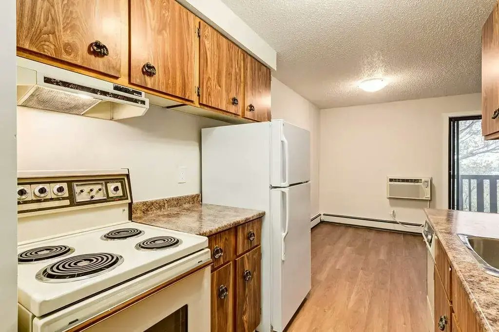 I203-5111 36 Street, Lloydminster City West, AB, T9V 2A2 - 9