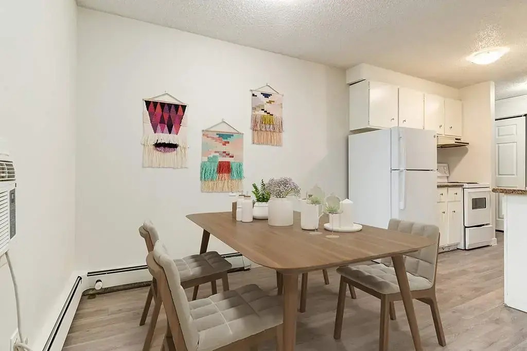 J201-5111 36 Street, Lloydminster City West, AB, T9V 2A2 - 2