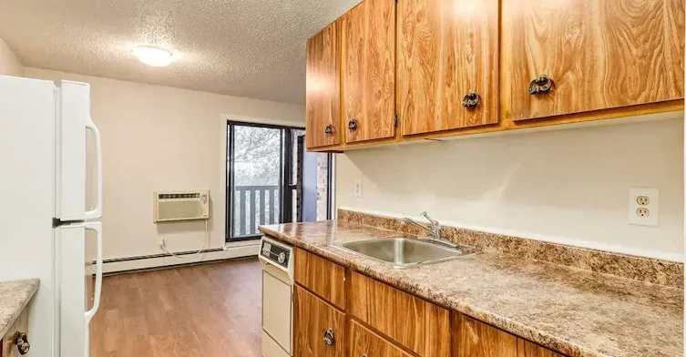 J201-5111 36 Street, Lloydminster City West, AB, T9V 2A2 - 10