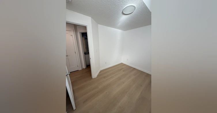 1A-10915 151 Street Northwest, Edmonton, AB, T5P 1W2 - 2