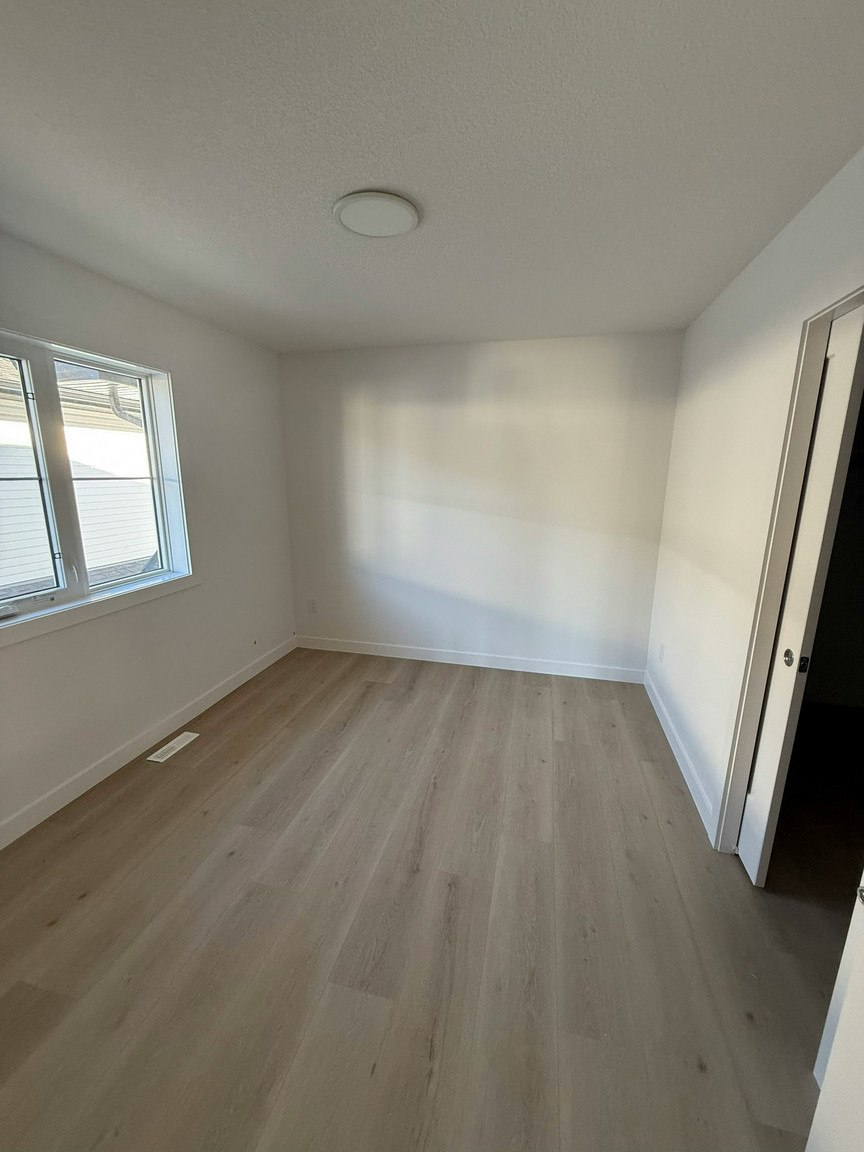 1A-10915 151 Street Northwest, Edmonton, AB, T5P 1W2 - 9