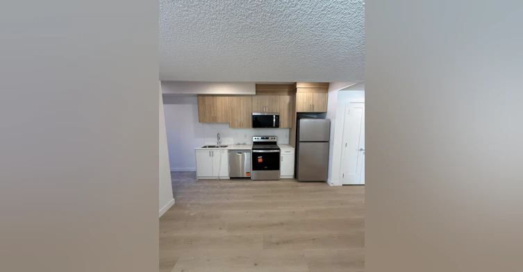 4B-10915 151 Street Northwest, Edmonton, AB, T5P 1W2