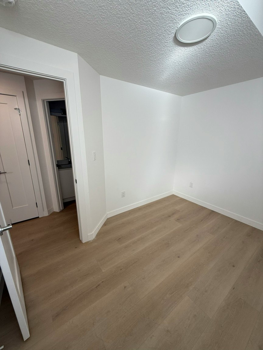 2A-10915 151 Street Northwest, Edmonton, AB, T5P 1W2 2