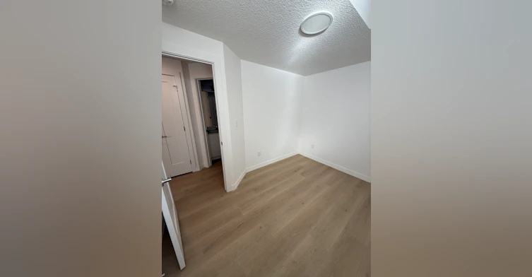 2A-10915 151 Street Northwest, Edmonton, AB, T5P 1W2 - 2