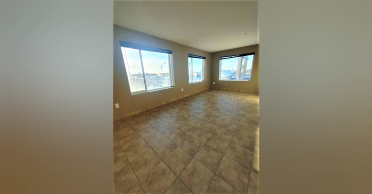 10405 102 Street, Grande Prairie, AB, T8V 2W5 - 3