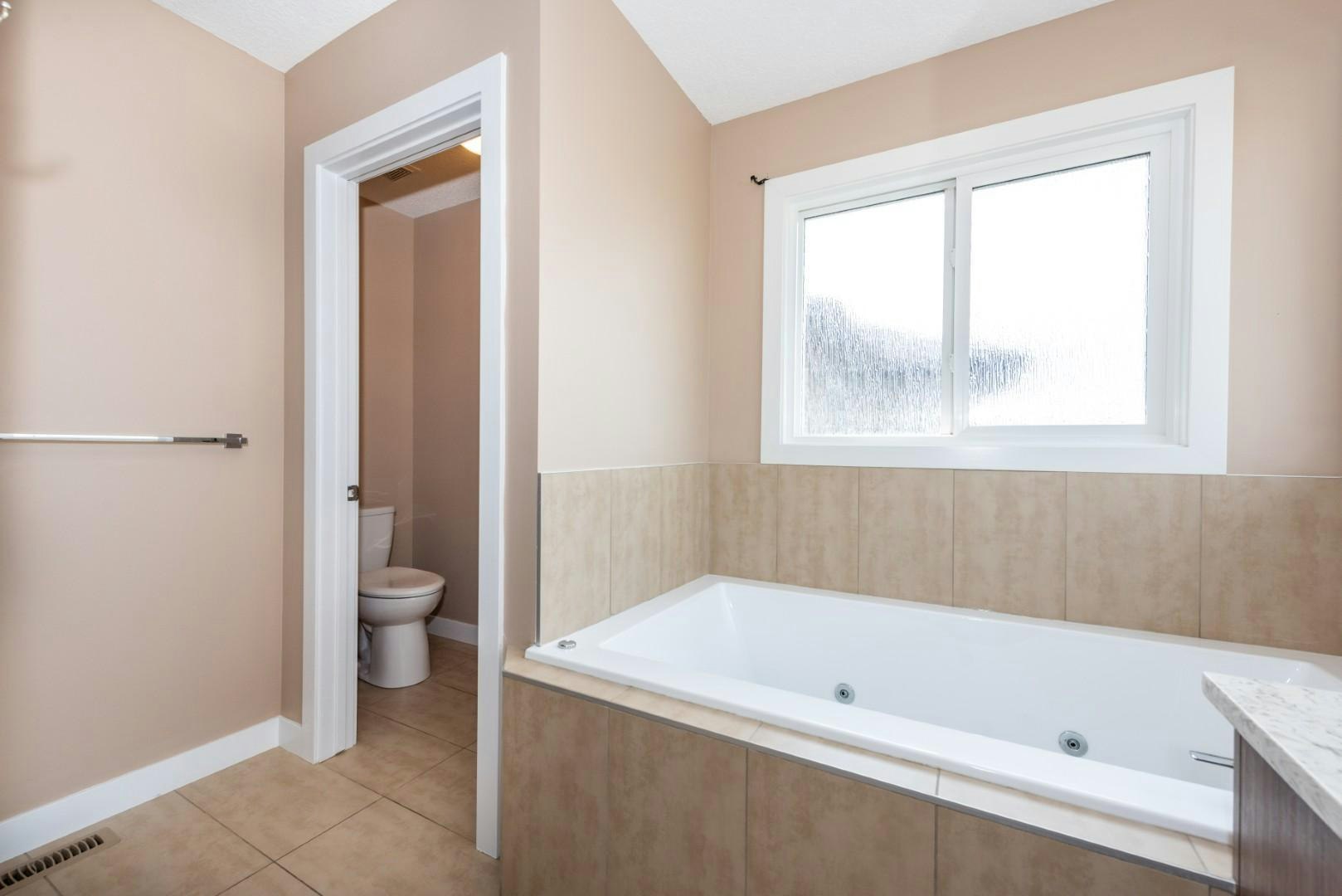 23 Lakewood Mews, Strathmore, AB, T1P 0G6 - 18