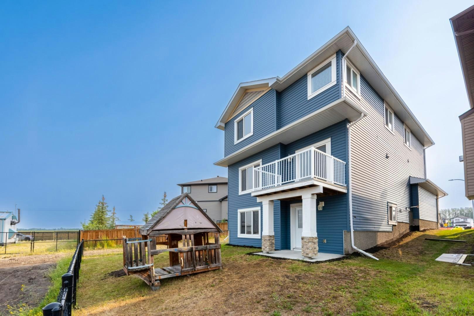 23 Lakewood Mews, Strathmore, AB, T1P 0G6 - 2