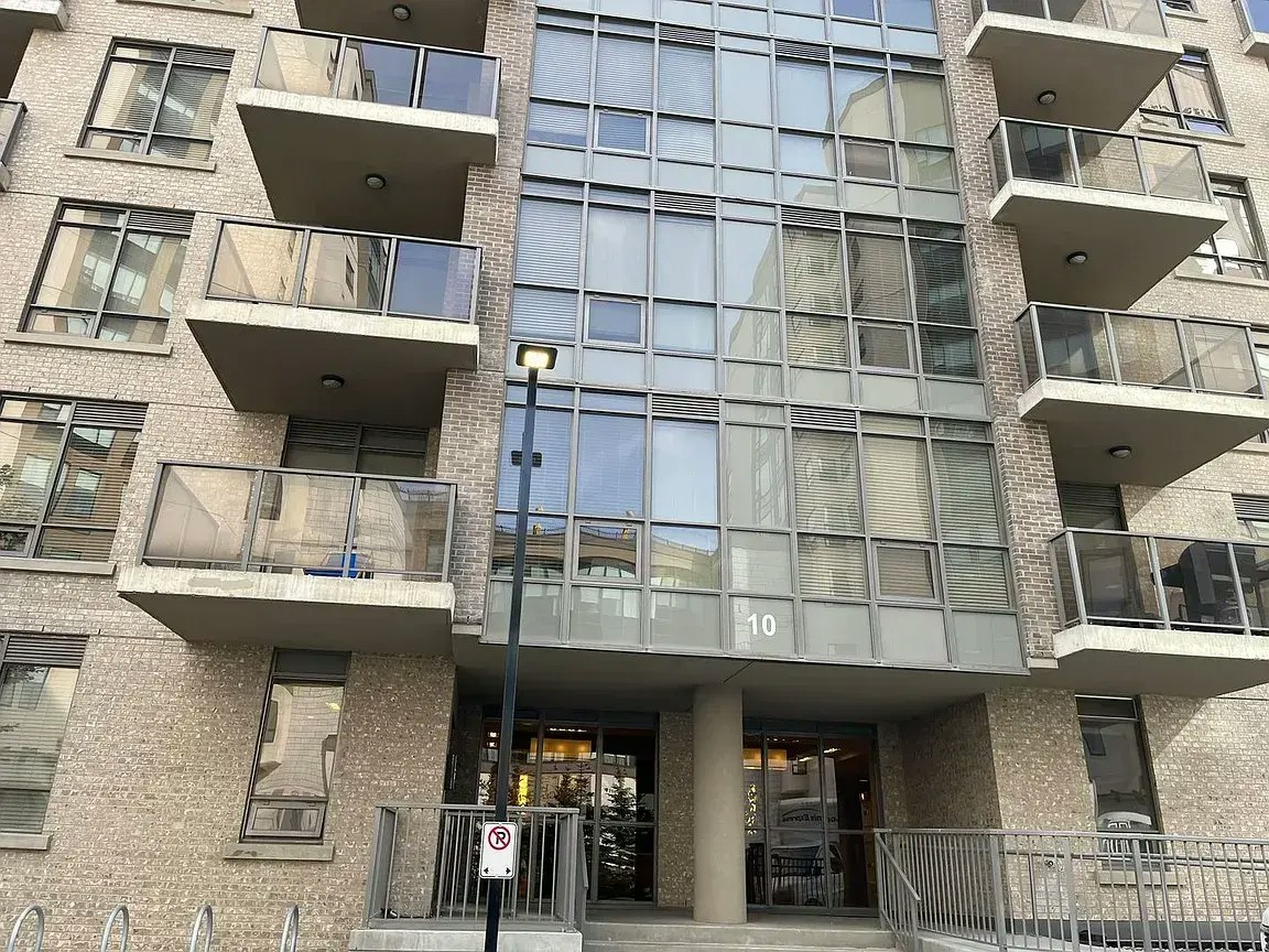 305-10 Shawnee Hill Southwest, Calgary, AB, T2Y 0E1