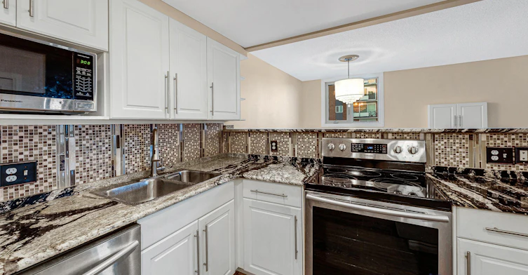 525 3rd Avenue North, Saskatoon, SK, S7K 2J6 - 2