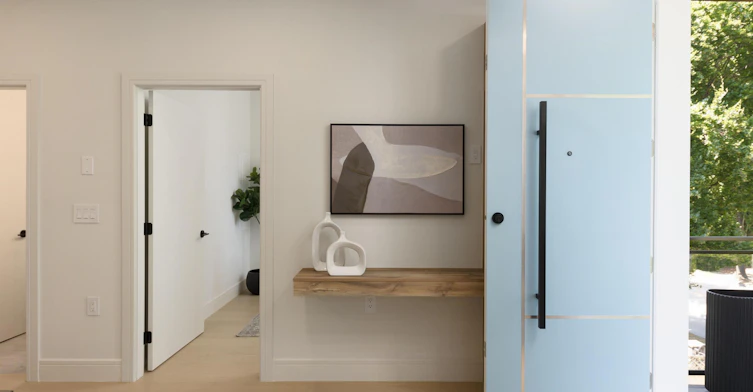 Upstairs-2066 East 1st Avenue, Vancouver, BC, V5N 1B5 - 2
