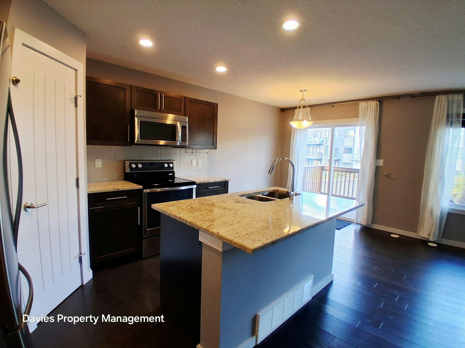 632 42 Avenue Northwest, Edmonton, AB, T6T 0W9 2