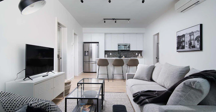 2240 33 Avenue Southwest, Calgary, AB, T2T 1Z8 - 5