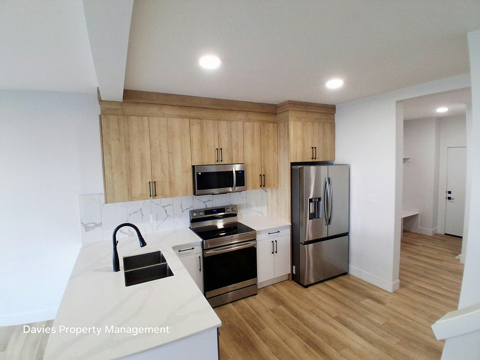 1915 164 Street Southwest, Edmonton, AB, T6W 5J8 2