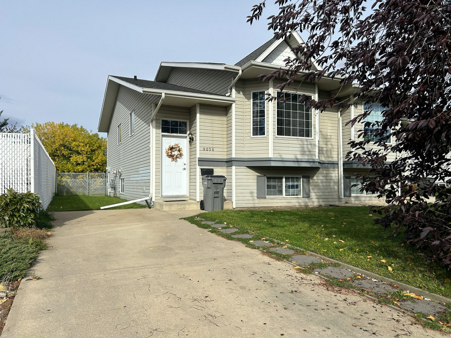 9038 64 Avenue, Grande Prairie, AB, T8W 2K5 1