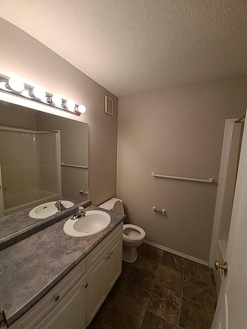 9038 64 Avenue, Grande Prairie, AB, T8W 2K5 - 6