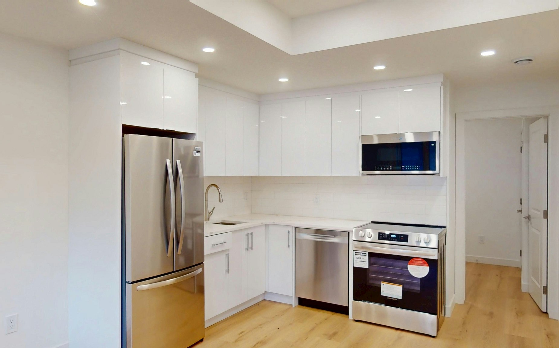 19 Avenue Sw, Calgary, AB, T3E 7T6 1