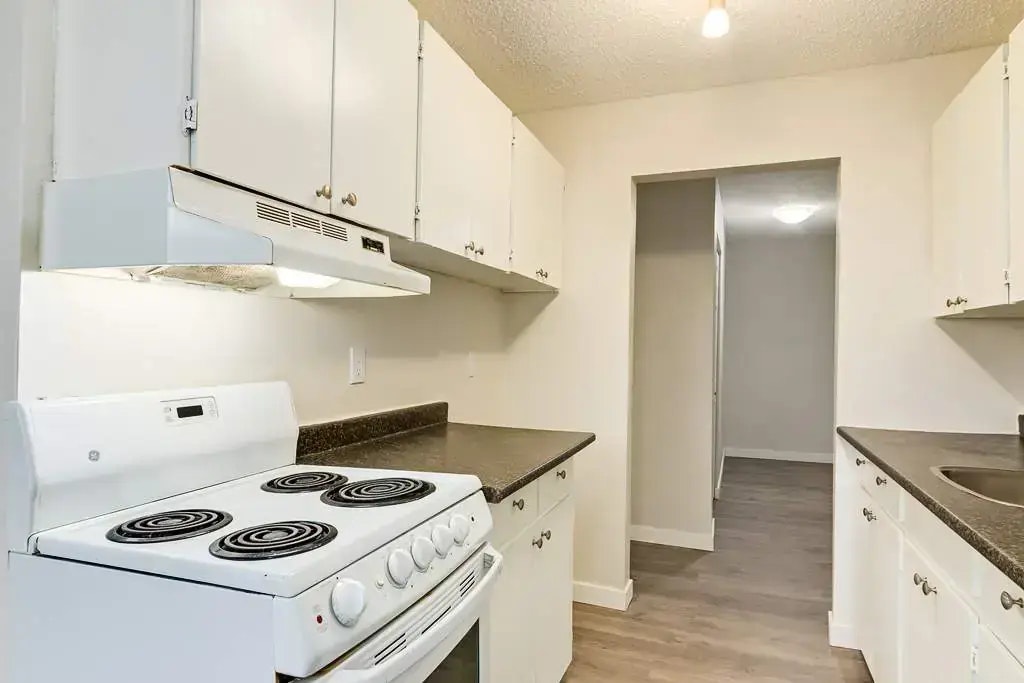 C302-4506 45 Avenue, Lloydminster City West, AB, S9V 0W9 - 5