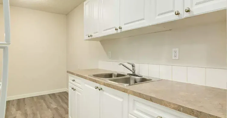 A304-4506 45 Avenue, Lloydminster City West, AB, S9V 0W9 - 11