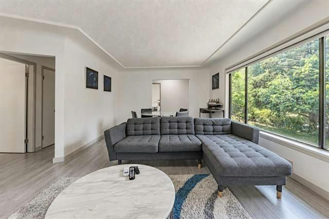 3008 Garden Drive, Vancouver, BC, V5N 4X9 5