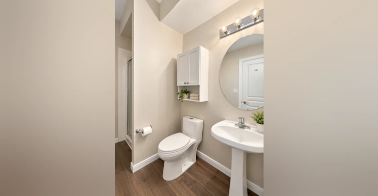 10033 110 Street Northwest, Edmonton, AB, T5K 1J5 - 20