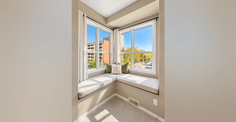 10033 110 Street Northwest, Edmonton, AB, T5K 1J5 - 26