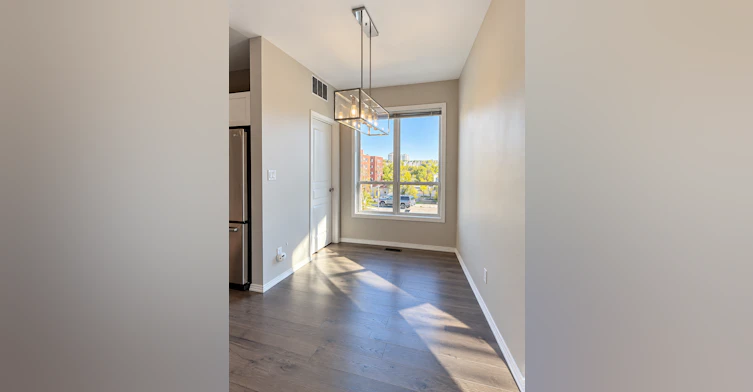 10033 110 Street Northwest, Edmonton, AB, T5K 1J5 - 11