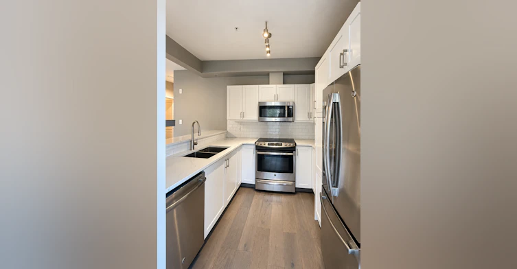 10033 110 Street Northwest, Edmonton, AB, T5K 1J5 - 13
