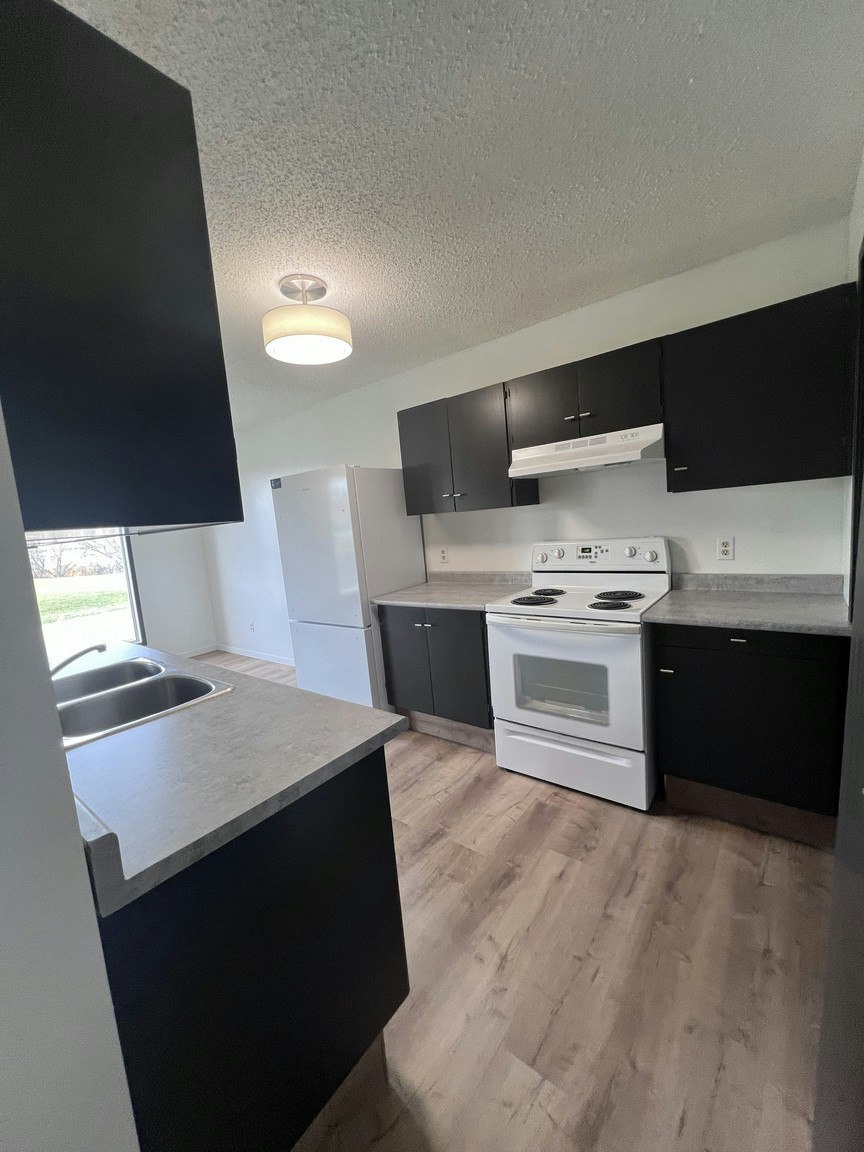 2-5210 61 Avenue, Olds, AB, T4H 1L3